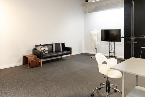 Photo of property in 10 Oxford Terrace, Mount Cook, Wellington, 6021