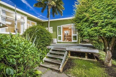 Photo of property in 16 David Street, Bayswater, Auckland, 0622