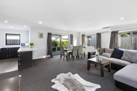 Photo of property in 100 Farmer Crescent, Taita, Lower Hutt, 5011