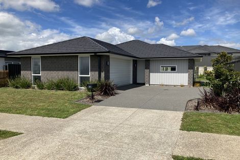 Photo of property in 18 Tabraham Crescent, Pyes Pa, Tauranga, 3112