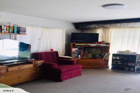 Photo of property in 7 Sauterne Road, Kumeu, 0810