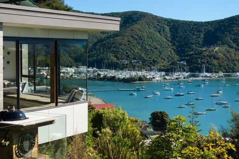 Photo of property in 27 Amelia Crescent, Waikawa, Picton, 7220