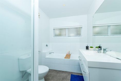 Photo of property in 123a Hobsonville Road, West Harbour, Auckland, 0618