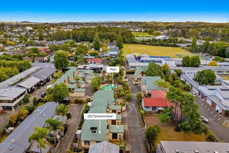 Photo of property in 1/52 Taharoto Road, Takapuna, Auckland, 0622
