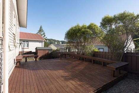 Photo of property in 87 Parkvale Road, Karori, Wellington, 6012