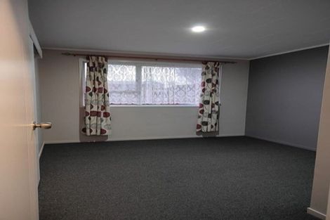 Photo of property in 20 Foyle Place, Glendene, Auckland, 0602