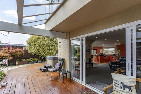 Photo of property in 1/122 Harewood Road, Papanui, Christchurch, 8053