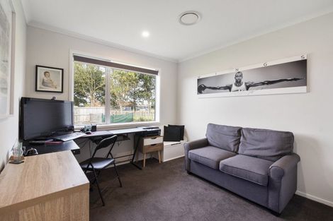 Photo of property in 11 Landon Way, Maewa, Feilding, 4702