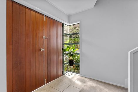 Photo of property in 140 Chelsea View Drive, Chatswood, Auckland, 0626