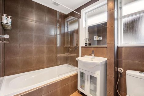 Photo of property in 61 Arimu Road, Papakura, 2110