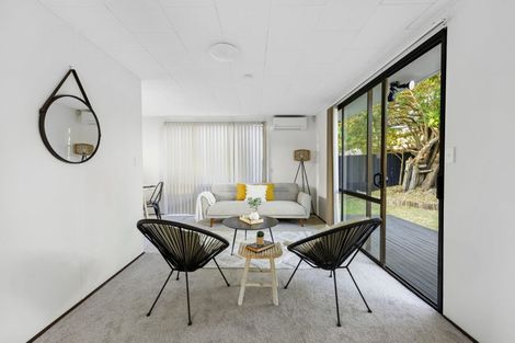 Photo of property in 2/21 Nearco Street, Randwick Park, Auckland, 2105