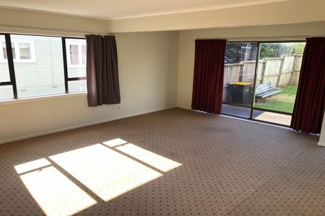 Photo of property in 1/68 College Road, Northcote, Auckland, 0627