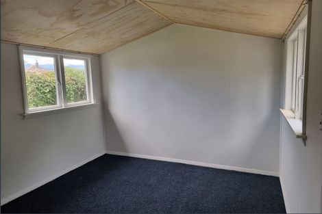 Photo of property in 30 Goldsmith Crescent, Levin, 5510