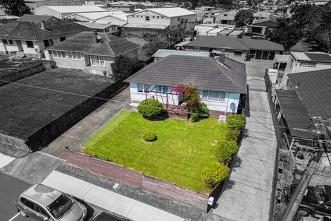 Photo of property in 82 Kelman Road, Kelston, Auckland, 0602