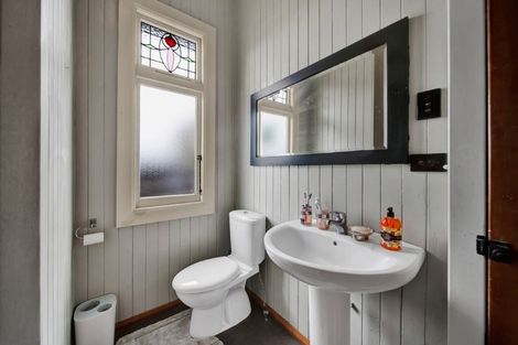 Photo of property in 246 Saint Aubyn Street, New Plymouth, 4310