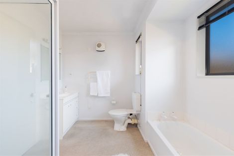 Photo of property in 4a Quirk Place, Sockburn, Christchurch, 8042