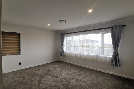 Photo of property in 46 Te Oneroa Way, Long Bay, Auckland, 0630