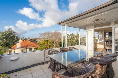 Photo of property in 27 Palmer Crescent, Mission Bay, Auckland, 1071