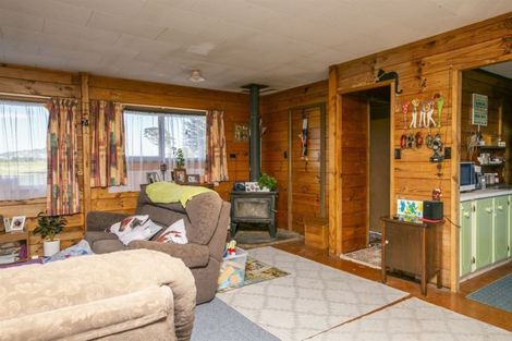 Photo of property in 576 Nireaha Road, Eketahuna, 4994