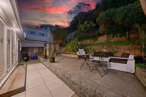 Photo of property in 240 Sutherland Road, Lyall Bay, Wellington, 6022