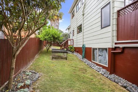 Photo of property in 2/12 Evans Road, Glen Eden, Auckland, 0602