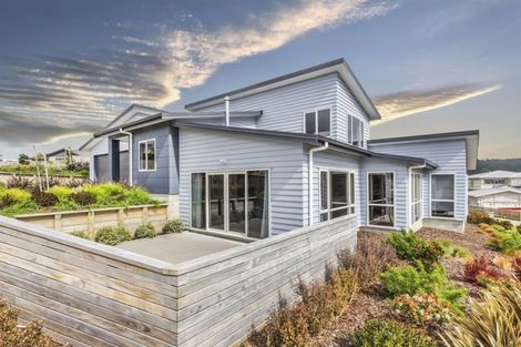 Photo of property in 7 Sue Dow Lane, Aotea, Porirua, 5024