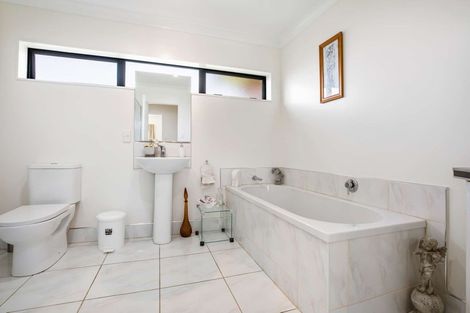 Photo of property in 6 Armstrong Way, Waiuku, 2123