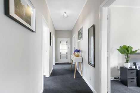 Photo of property in 10 Purser Grove, Fairfield, Lower Hutt, 5011