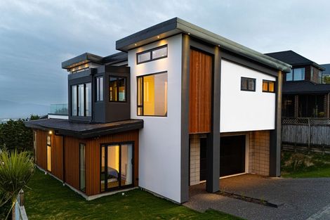 Photo of property in 49 Ashton Fitchett Drive, Brooklyn, Wellington, 6021