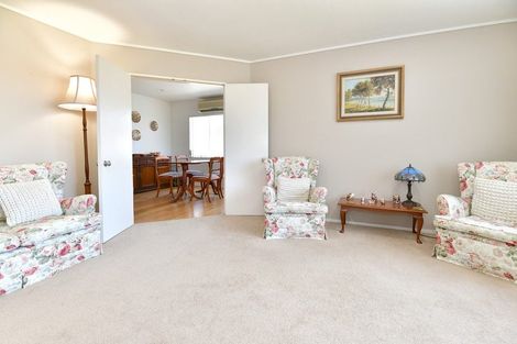 Photo of property in 110 Lakeside Drive, Orewa, 0931