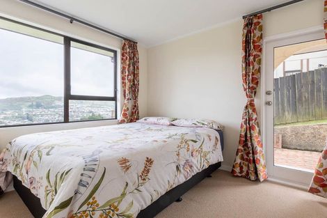 Photo of property in 5 Mandeville Crescent, Grenada Village, Wellington, 6037