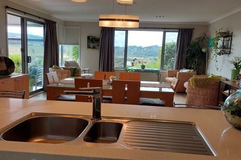 Photo of property in 8 Fendalton Place, Hatfields Beach, Orewa, 0931