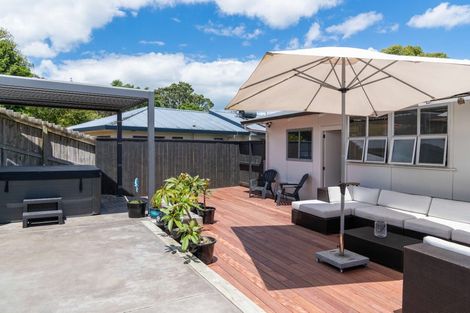 Photo of property in 36 Moffat Road, Red Beach, 0932