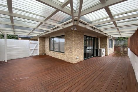 Photo of property in 208 Botany Road, Botany Downs, Auckland, 2010