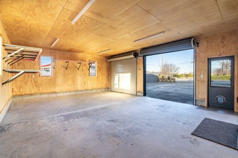 Photo of property in 143 Great North Road, Winton, 9720