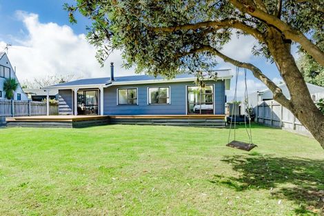 Photo of property in 16 Tobys Way, Waikanae Beach, Waikanae, 5036