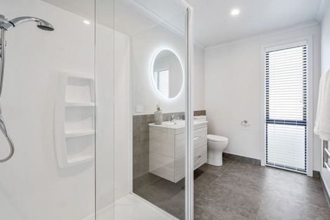 Photo of property in 63 Kaurinui Crescent, One Tree Point, 0118