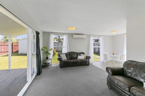 Photo of property in 82 Spinnaker Drive, Whitby, Porirua, 5024