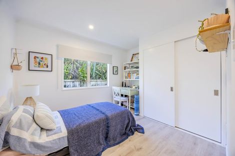 Photo of property in 39 Emlyn Place, Torbay, Auckland, 0630