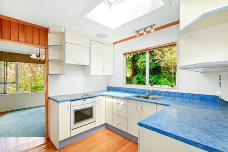 Photo of property in 4 Saint Hildas Glade, Tawa, Wellington, 5028