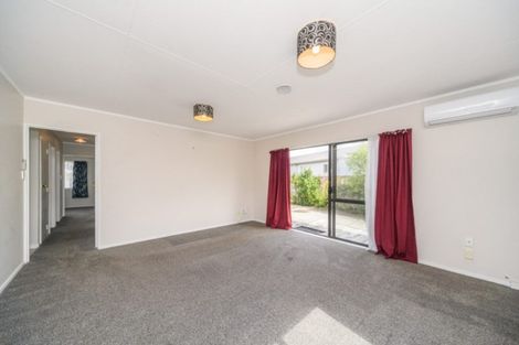 Photo of property in 99 Hillcrest Drive, Kelvin Grove, Palmerston North, 4414