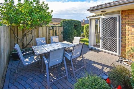 Photo of property in 11/17 Youngs Road, Papakura, 2110
