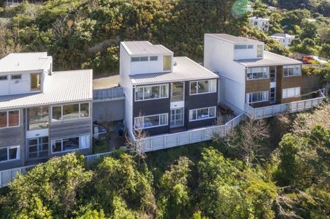 Photo of property in 32 Tiketike Way, Brooklyn, Wellington, 6021