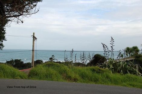 Photo of property in 32 Domain Crescent, Muriwai, Waimauku, 0881