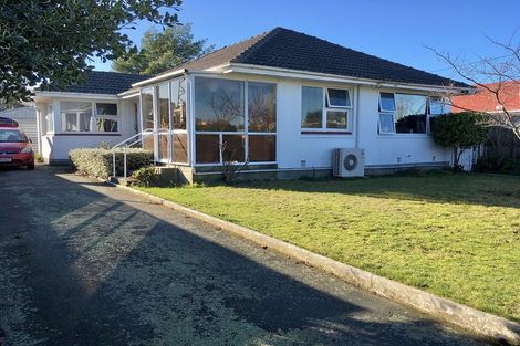 Photo of property in 32 Cranbrook Avenue, Burnside, Christchurch, 8053