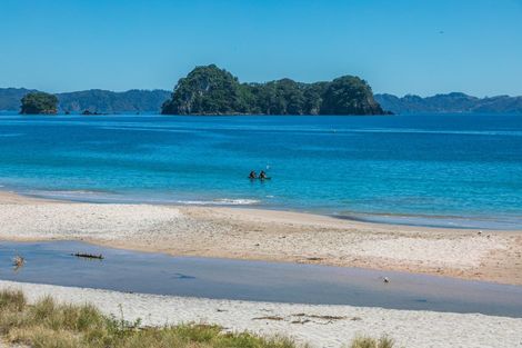 Photo of property in 11 Hahei Beach Road, Hahei, Whitianga, 3591