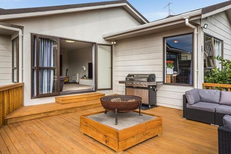 Photo of property in 11 Picketboat Lane, Whitby, Porirua, 5024