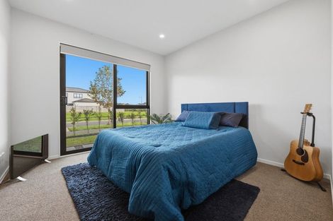 Photo of property in 13 Ngakau Road, Karaka, 2113