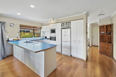 Photo of property in 6 Croftview Road, Wattle Downs, Auckland, 2103