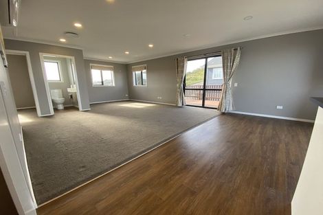 Photo of property in 85 Spenmoor Street, Newlands, Wellington, 6037